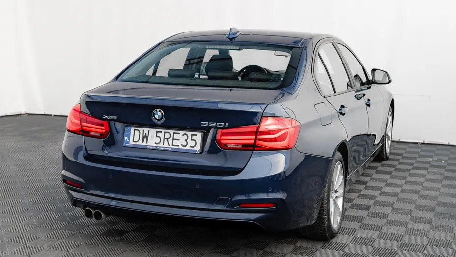 BMW Seria 3 330i xDrive Advantage aut