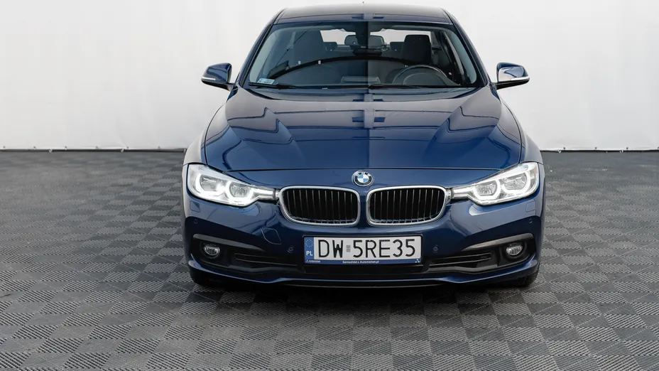 BMW Seria 3 330i xDrive Advantage aut