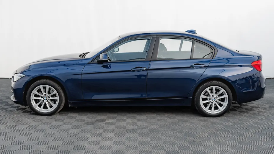 BMW Seria 3 330i xDrive Advantage aut