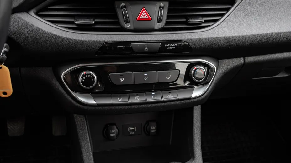 HYUNDAI i30 i30 1.5 DPI Classic +