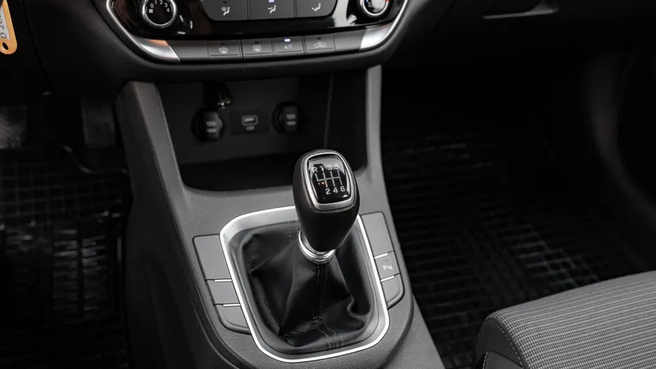 HYUNDAI i30 i30 1.5 DPI Classic +