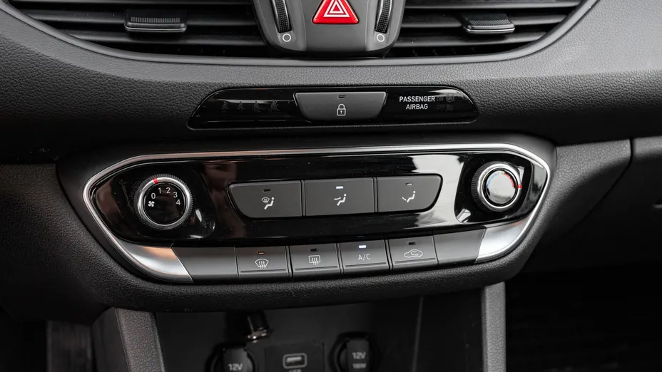 HYUNDAI i30 i30 1.5 DPI Classic +