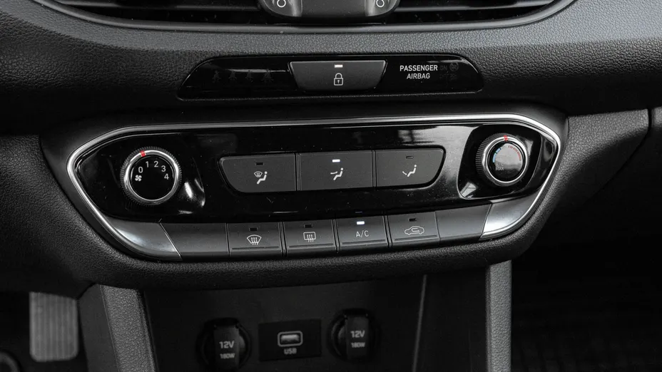 HYUNDAI i30 i30 1.5 DPI Classic +