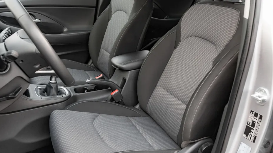 HYUNDAI i30 i30 1.5 DPI Classic +