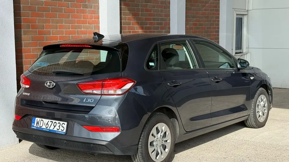 HYUNDAI i30 i30 1.5 DPI Classic +