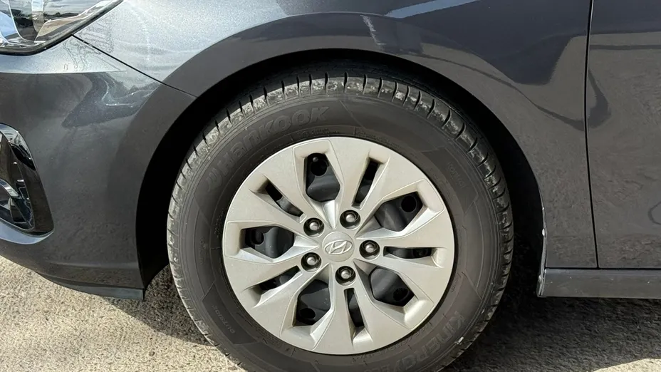HYUNDAI i30 i30 1.5 DPI Classic +