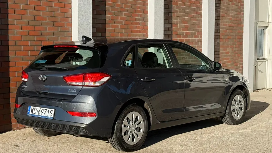 HYUNDAI i30 i30 1.5 DPI Classic +