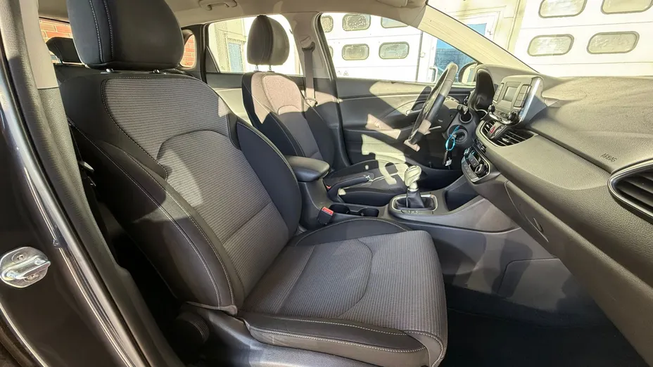 HYUNDAI i30 i30 1.5 DPI Classic +