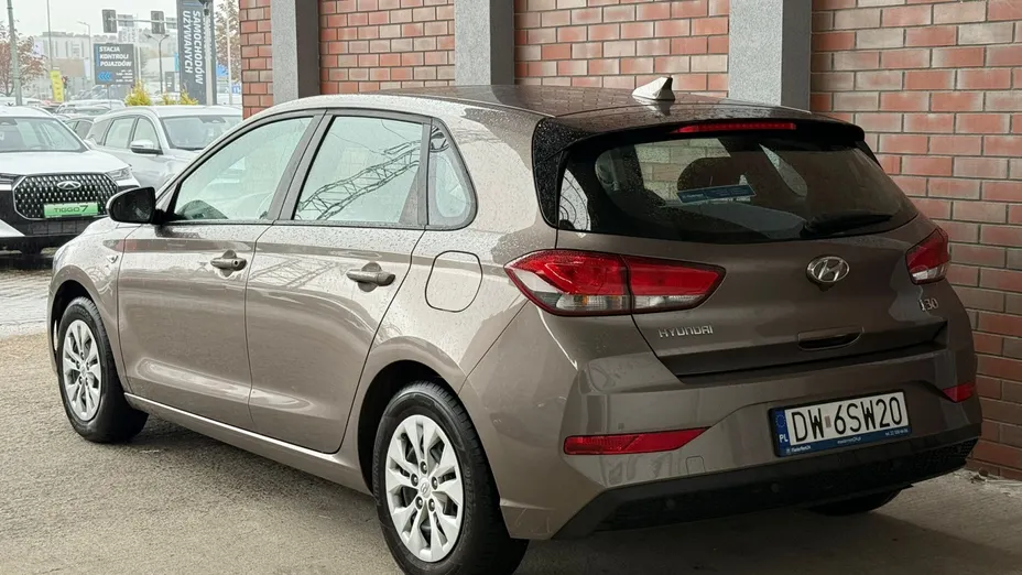 HYUNDAI i30 i30 1.5 DPI Classic +