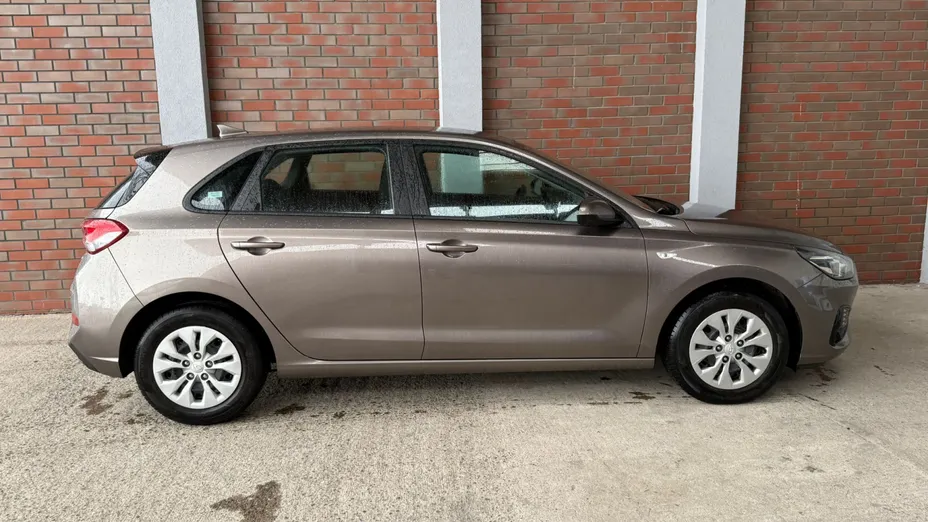 HYUNDAI i30 i30 1.5 DPI Classic +