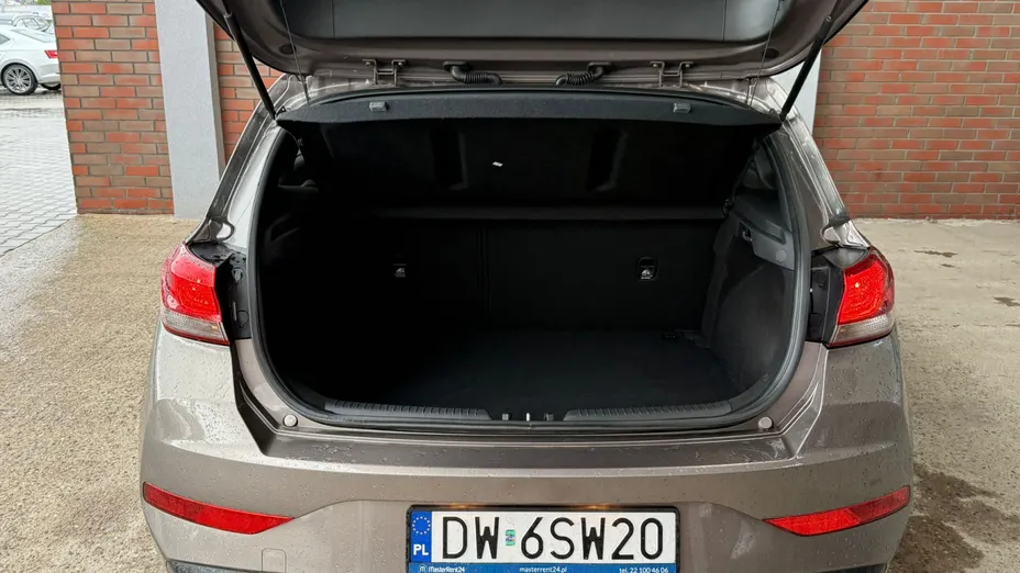 HYUNDAI i30 i30 1.5 DPI Classic +