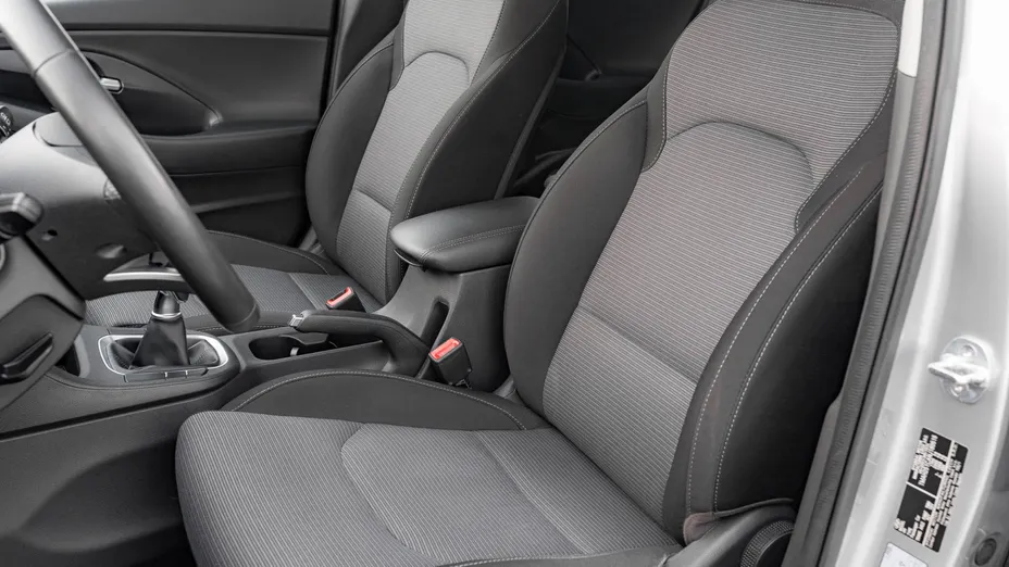 HYUNDAI i30 i30 1.5 DPI Classic +