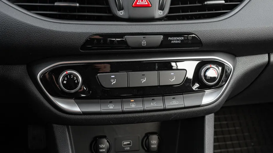 HYUNDAI i30 i30 1.5 DPI Classic +