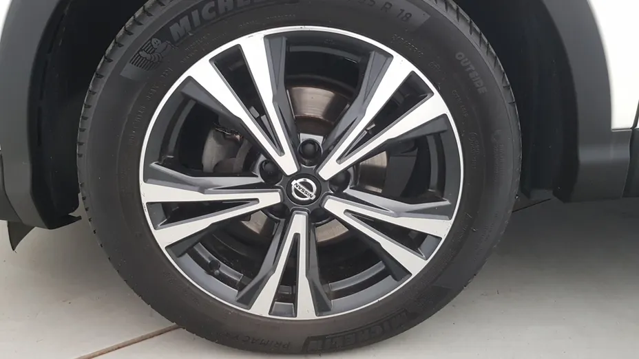 NISSAN Qashqai Qashqai 1.3 DIG-T N-Connecta DCT