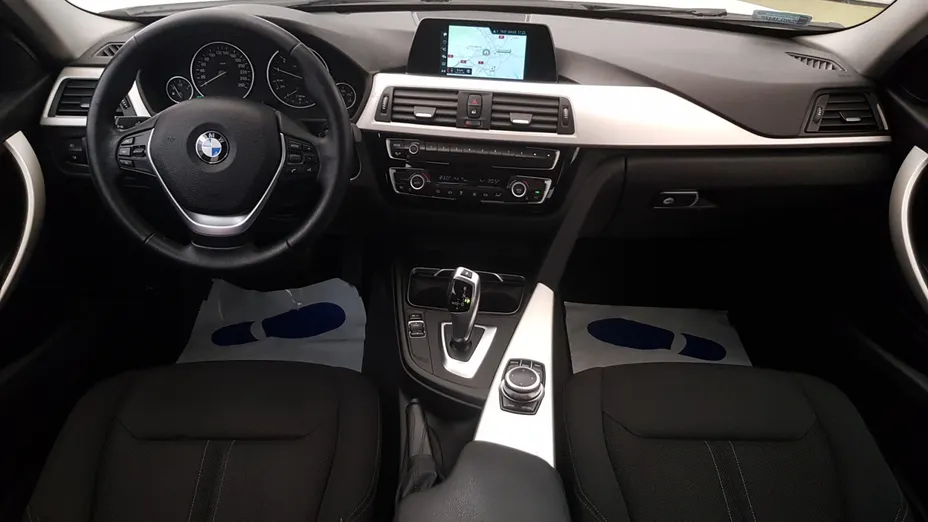 BMW Seria 3 318i GPF Advantage aut