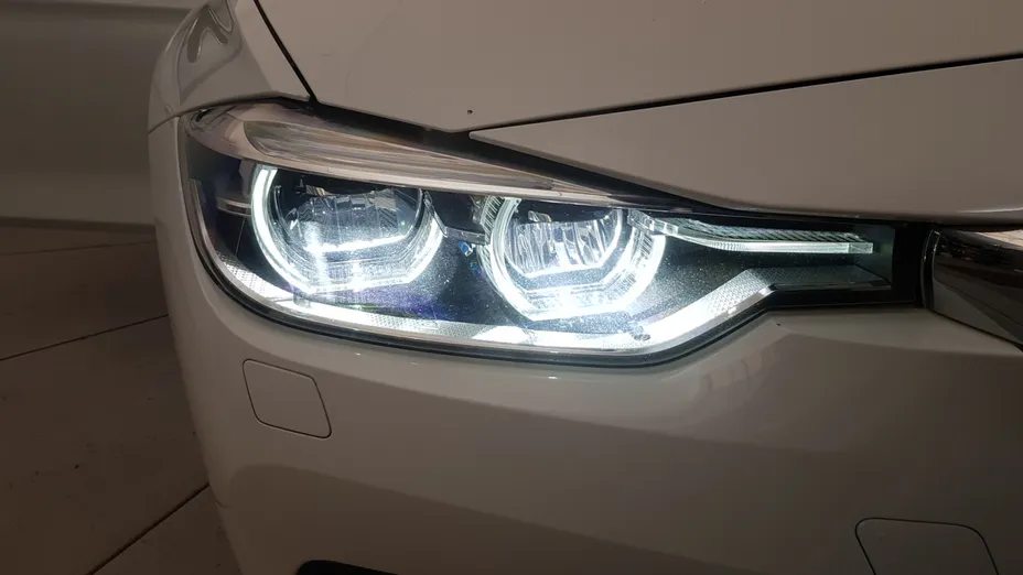 BMW Seria 3 318i GPF Advantage aut