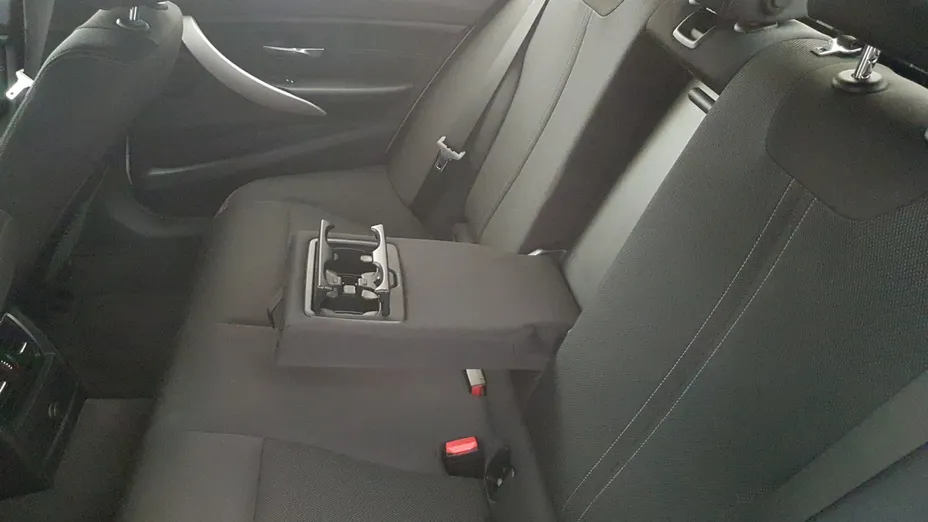 BMW Seria 3 318i GPF Advantage aut