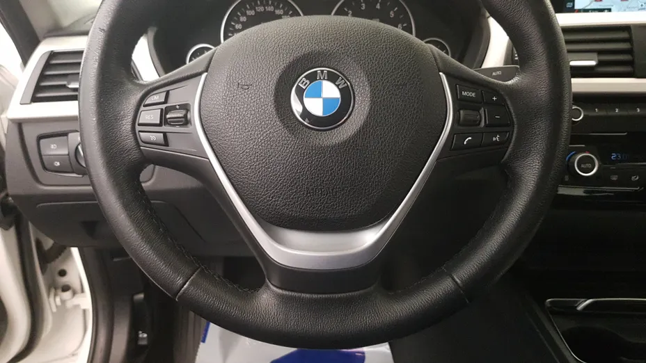 BMW Seria 3 318i GPF Advantage aut