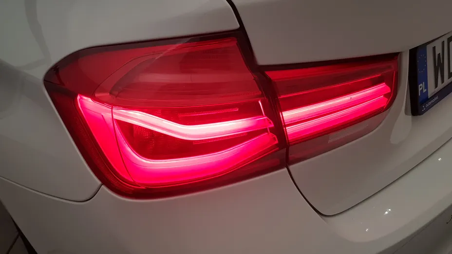 BMW Seria 3 318i GPF Advantage aut