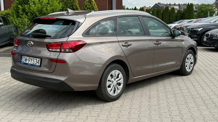 HYUNDAI i30 i30 1.0 T-GDI Classic + DCT