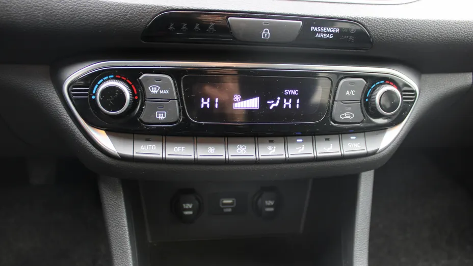 HYUNDAI i30 i30 1.5 T-GDI 48V Comfort