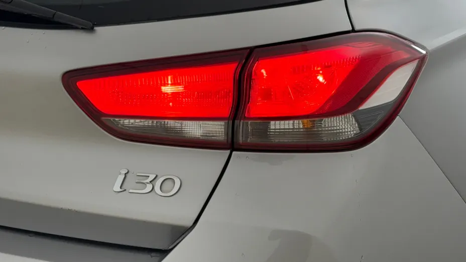 HYUNDAI i30 i30 1.5 DPI Classic +