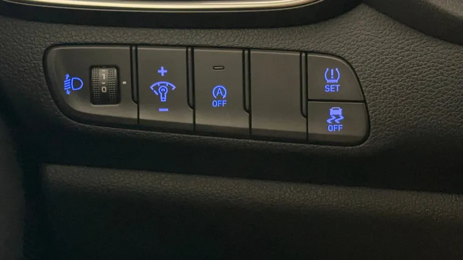 HYUNDAI i30 i30 1.5 DPI Classic +