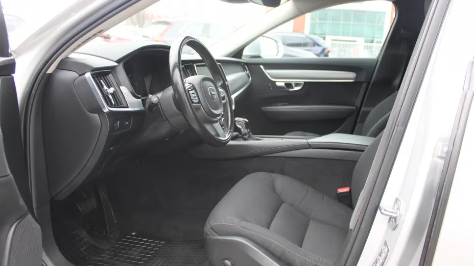 VOLVO V90 V90 D3 Momentum aut
