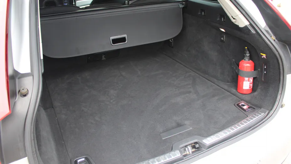 VOLVO V90 V90 D3 Momentum aut