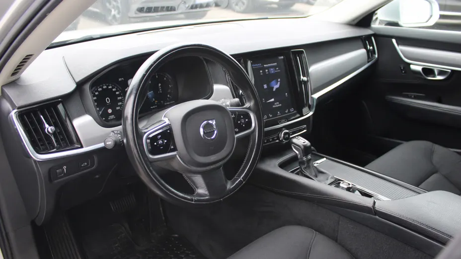 VOLVO V90 V90 D3 Momentum aut