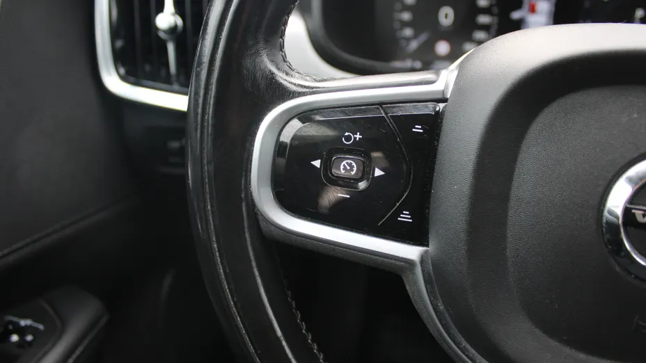 VOLVO V90 V90 D3 Momentum aut