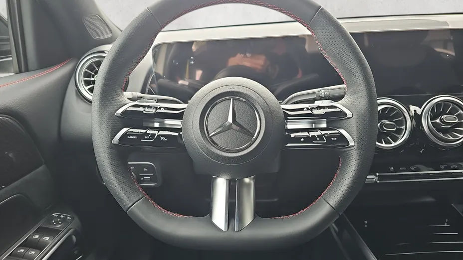 MERCEDES-BENZ GLB GLB 200 mHEV AMG Line 7G-DCT Nowy