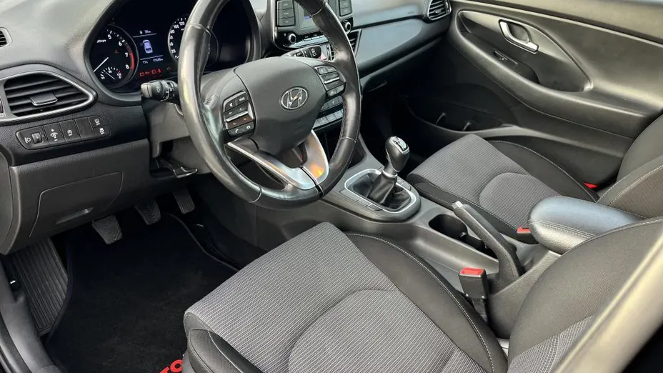 HYUNDAI i30 i30 1.5 DPI Classic +