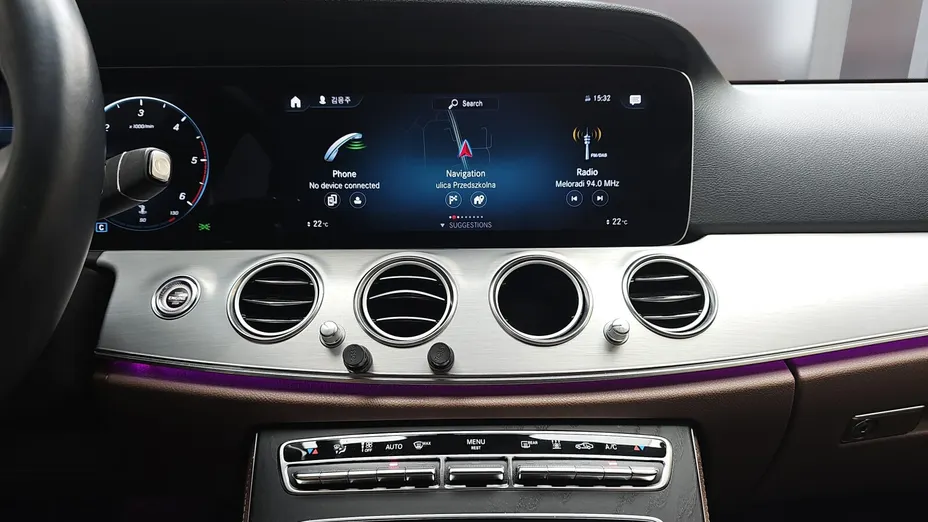 MERCEDES-BENZ E Klasa E 220 d