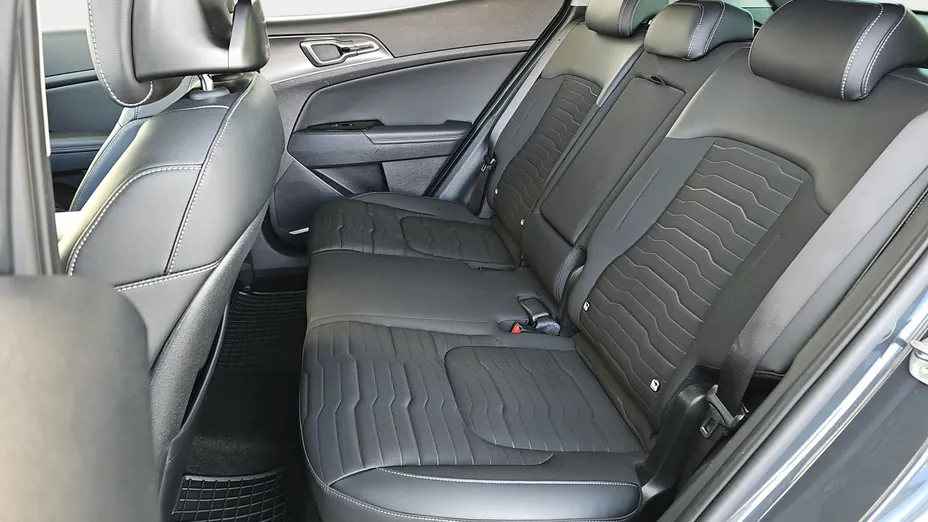 KIA Sportage Sportage 1.6 T-GDI HEV Business Line 4WD aut