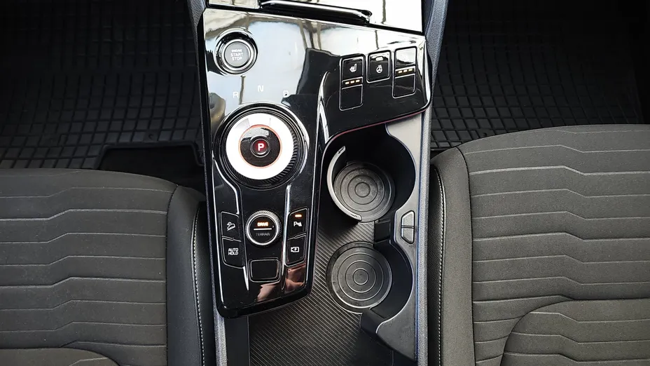 KIA Sportage Sportage 1.6 T-GDI HEV Business Line 4WD aut