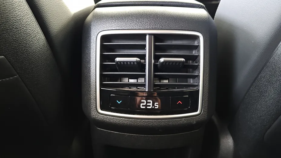 KIA Sportage Sportage 1.6 T-GDI HEV Business Line 4WD aut