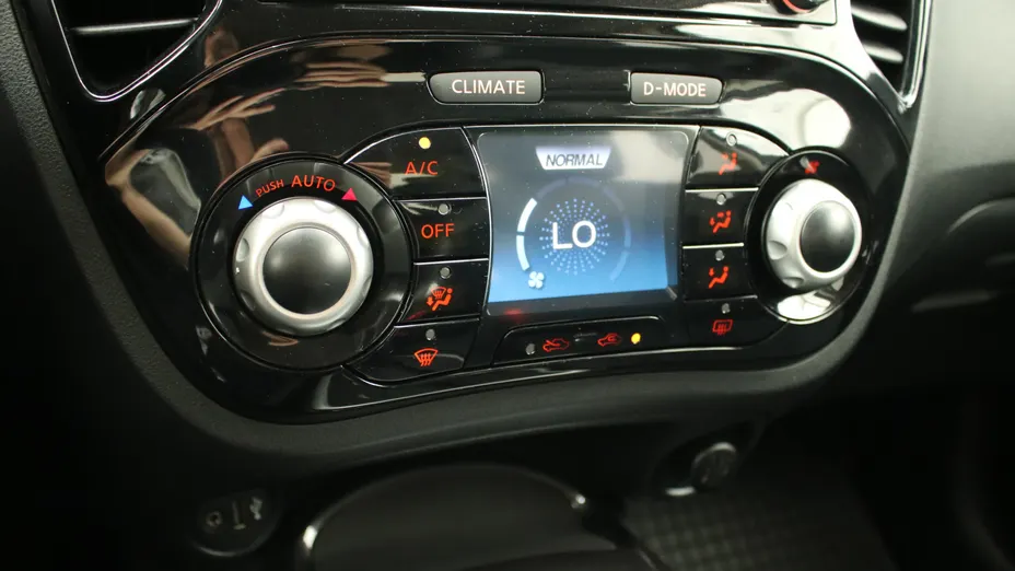 NISSAN Juke Juke 1.6 N-Connecta Xtronic