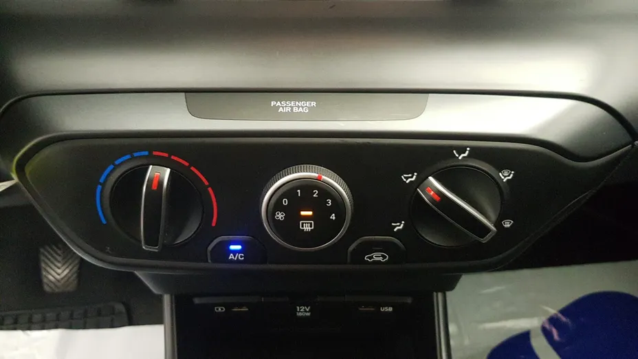 HYUNDAI i20 i20 1.2 Pure