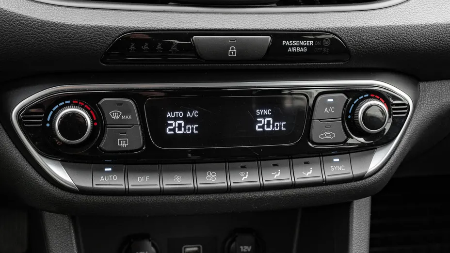 HYUNDAI i30 i30 1.5 DPI Smart