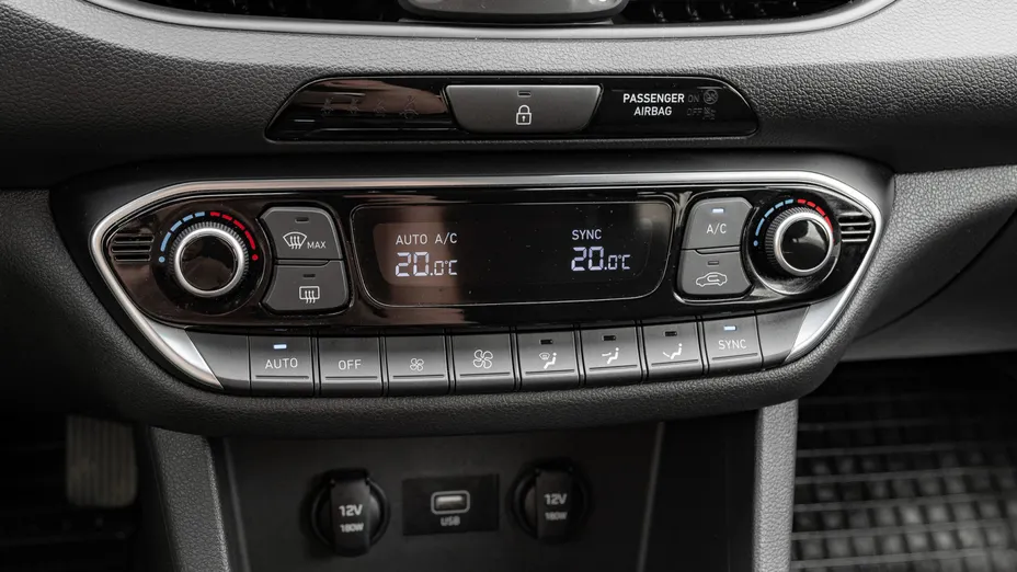 HYUNDAI i30 i30 1.0 T-GDI Smart