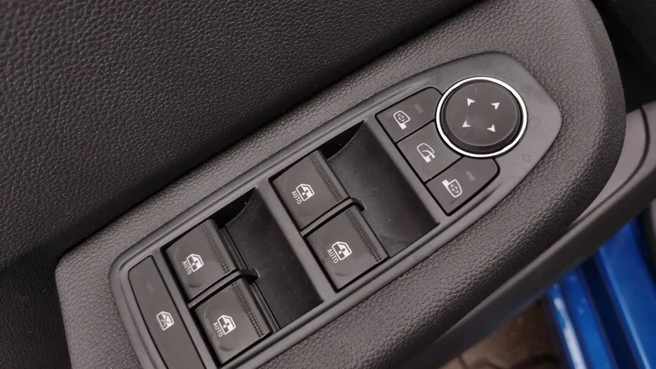 MITSUBISHI Colt Colt 1.0T Invite Style Cold