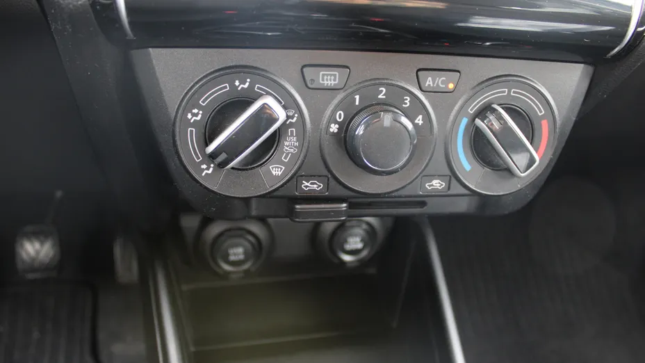 SUZUKI Swift Swift 1.2 Dualjet SHVS Premium Plus