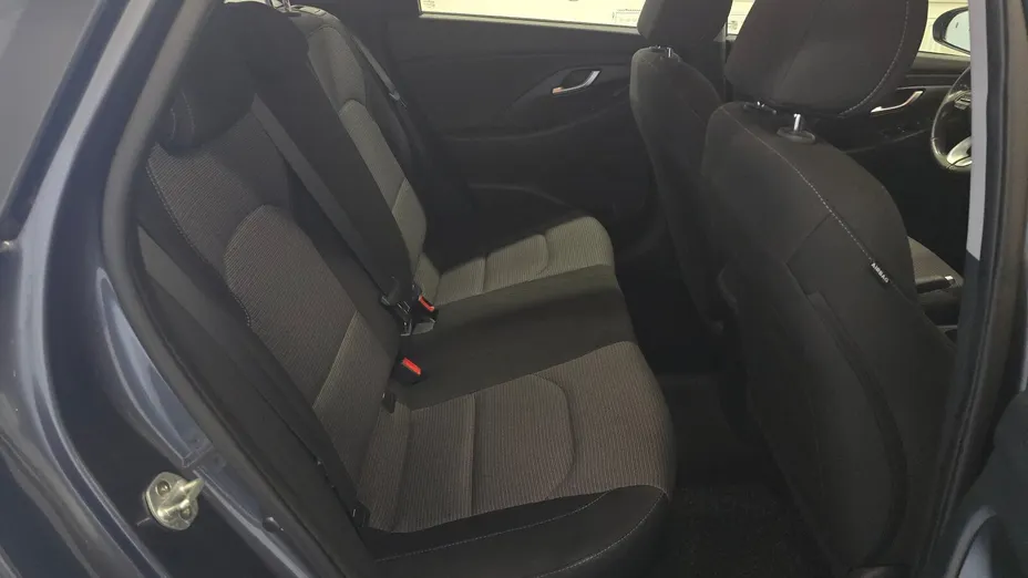 HYUNDAI i30 i30 1.6 D Classic +