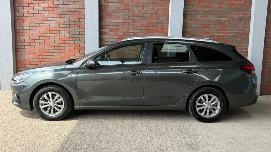HYUNDAI i30 i30 1.5 DPI Classic +
