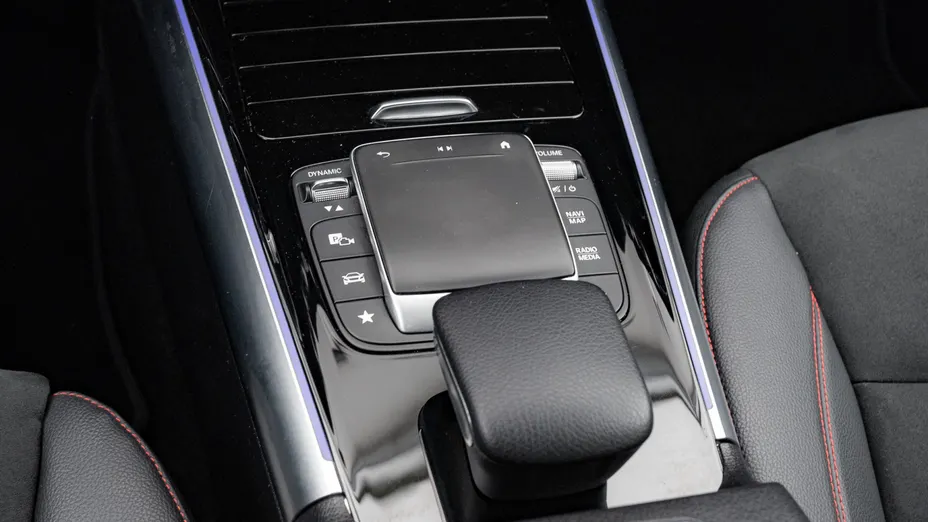 MERCEDES-BENZ EQA EQA 250 66.5kWh AMG Line