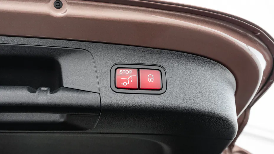 MERCEDES-BENZ EQA EQA 250 66.5kWh AMG Line