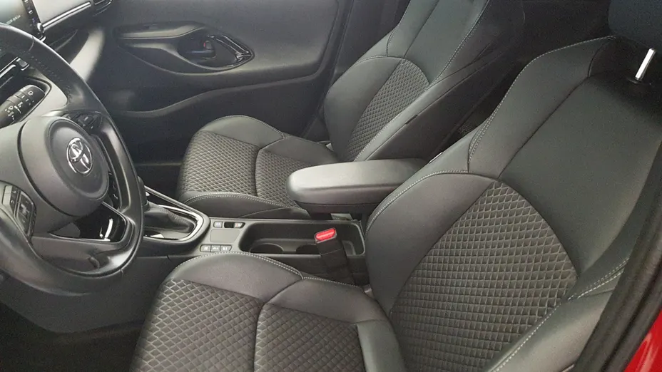 TOYOTA Yaris Yaris Hybrid 1.5 Selection Style