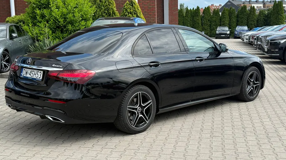MERCEDES-BENZ E Klasa E 220 d 4-Matic AMG