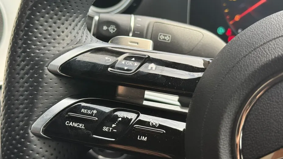 MERCEDES-BENZ E Klasa E 220 d 4-Matic AMG